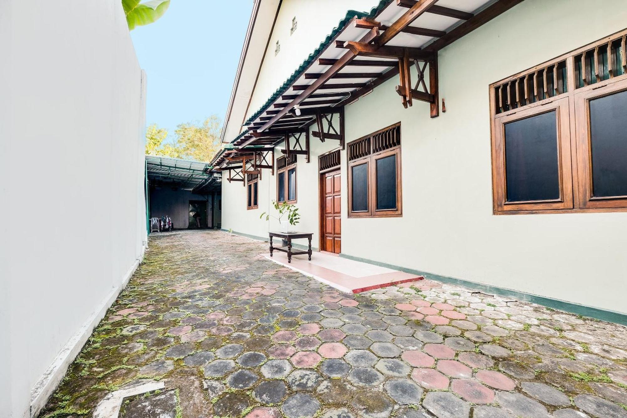 Spot On 92068 Pudja Kesuma Homestay Syariah Yogyakarta Pedes Εξωτερικό φωτογραφία
